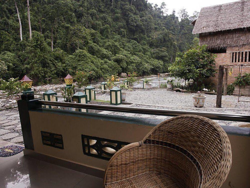 Indra Valley Inn Bukit Lawang Exterior photo